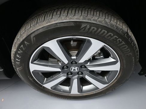 Certified 2023 Honda Pilot Touring image 13