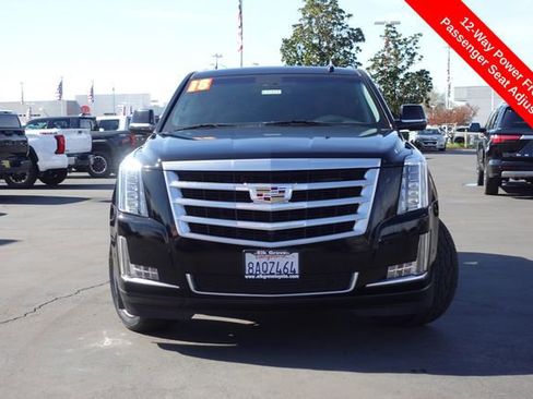 Used 2018 Cadillac Escalade Luxury image 3
