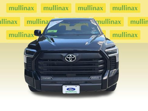 Used 2025 Toyota Tundra SR5 w/ SR5 Convenience Package AWD/4WD image 14