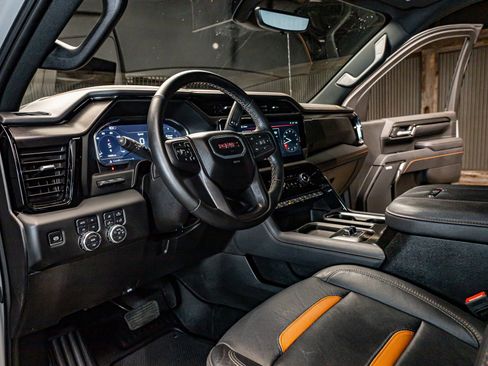 Used 2025 GMC Sierra 2500 AT4 w/ AT4 Premium Plus Package image 17