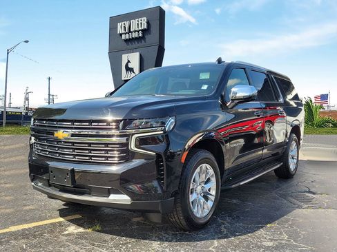 Used 2021 Chevrolet Suburban Premier w/ Premium Package AWD/4WD image 1