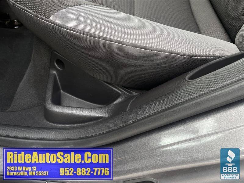 Used 2013 Ford Focus SE w/ SE Winter Pkg FWD image 33