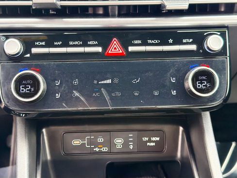 Used 2025 Hyundai Santa Cruz Limited image 32