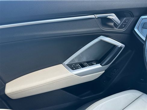 Used 2022 Audi Q3 2.0T Premium image 11