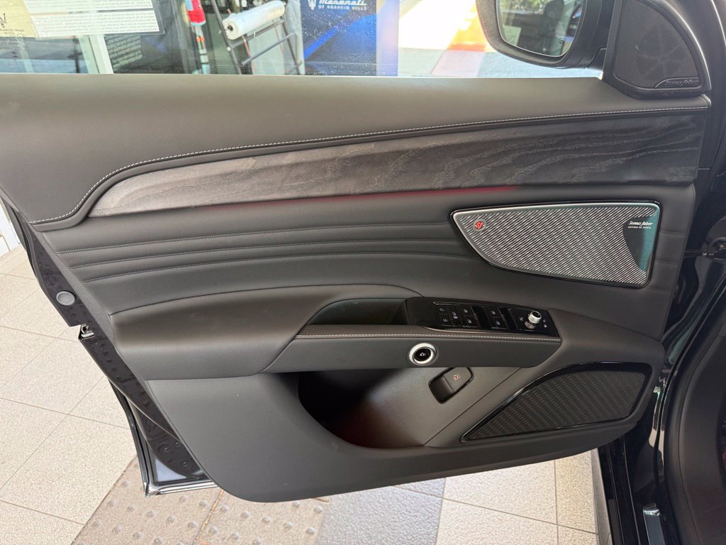 Used 2025 Maserati Grecale Modena AWD/4WD image 18