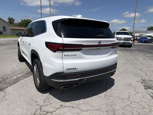 Used 2025 Buick Enclave Preferred FWD image 4