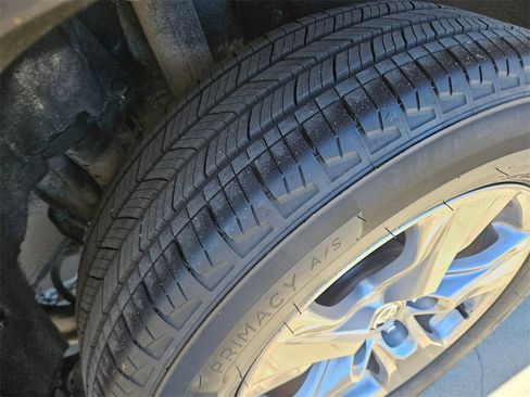 Used 2025 Toyota RAV4 XLE image 29