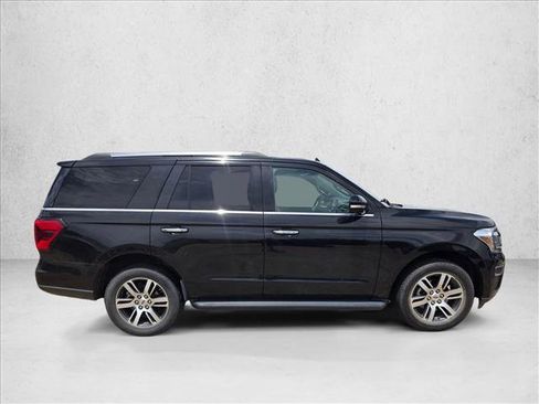 Used 2024 Ford Expedition Limited RWD image 4