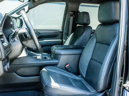 Used 2023 Chevrolet Suburban LT AWD/4WD image 12
