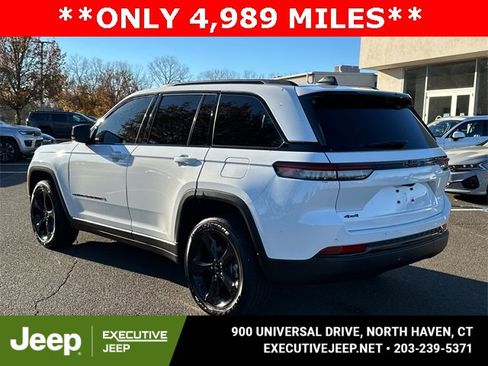 Used 2025 Jeep Grand Cherokee Altitude image 4