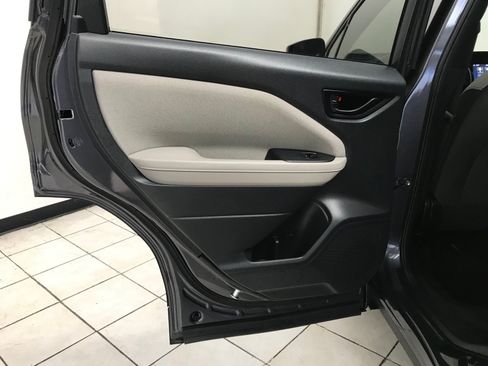 Used 2025 Subaru Forester AWD/4WD image 10