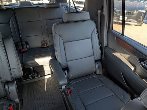 New 2026 GMC Yukon XL Denali w/ Sun & Power Step Package AWD/4WD image 41