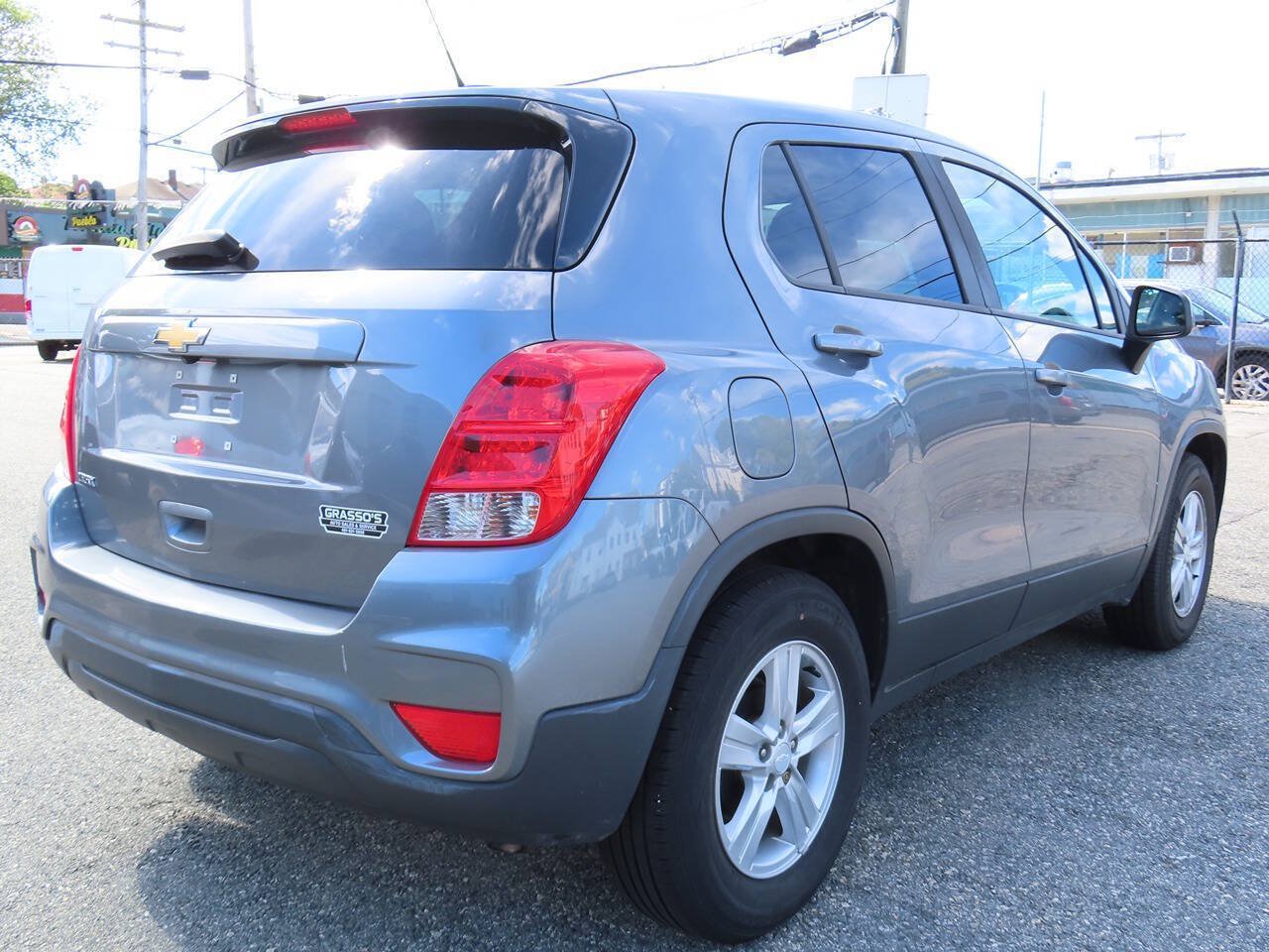 Used 2020 Chevrolet Trax LS w/ Tint and Cruise Package FWD image 3