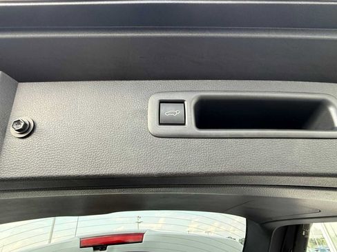 Used 2026 Toyota Highlander XLE AWD/4WD image 38