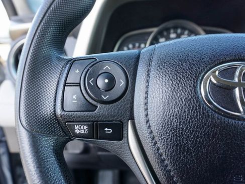 Used 2014 Toyota RAV4 XLE image 18