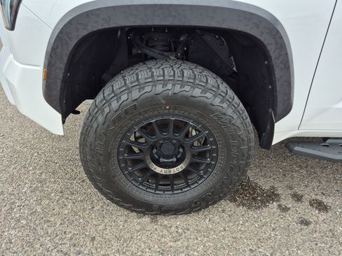 Used 2022 Toyota Tundra Limited image 24