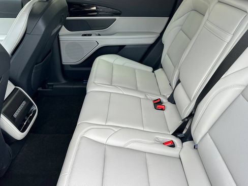 New 2026 Lincoln Nautilus Premier AWD/4WD image 11