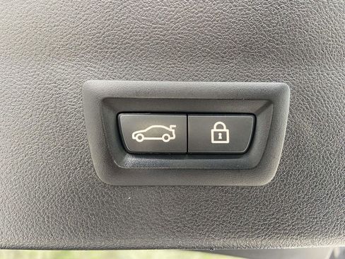 Used 2022 BMW X4 xDrive30i w/ Parking Assistance Package image 11