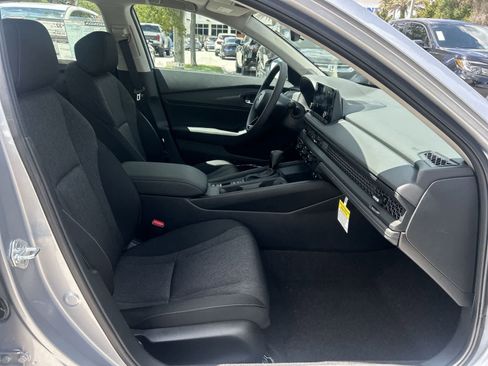 Used 2025 Honda Accord SE image 17
