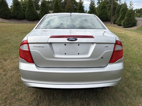 Used 2010 Ford Fusion SE FWD image 3