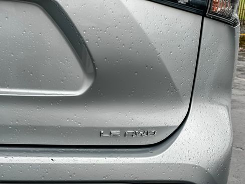 Used 2024 Toyota Highlander LE image 27