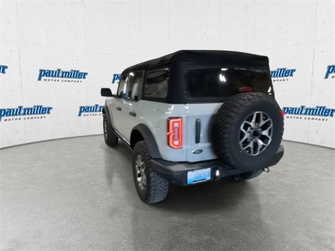 Used 2023 Ford Bronco Badlands image 9