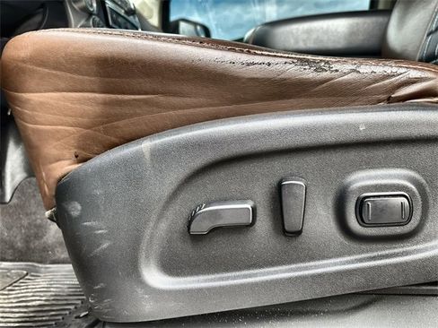 Used 2017 Nissan Titan Platinum Reserve image 12