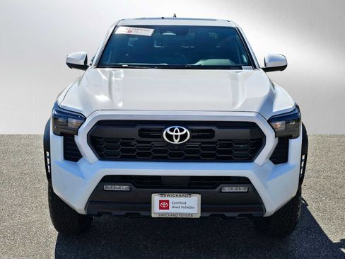 Used 2025 Toyota Tacoma TRD Off-Road w/ TRD Off Road Premium Package image 8
