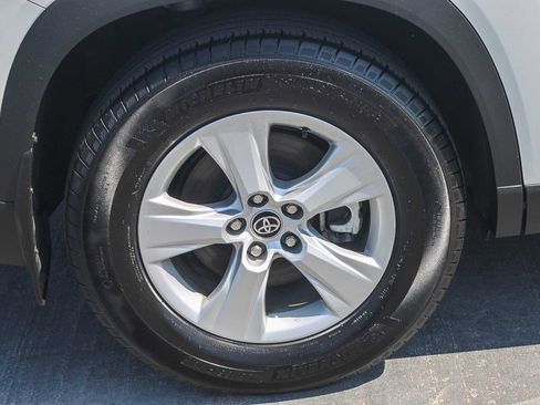 Certified 2025 Toyota Grand Highlander FWD image 12