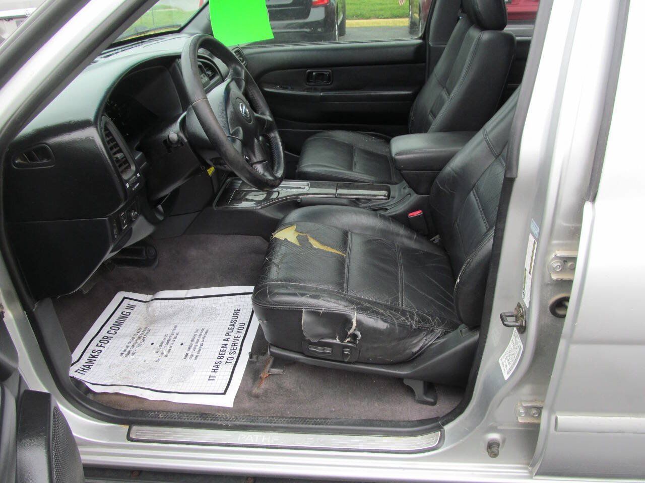 Used 2004 Nissan Pathfinder LE Platinum RWD image 8