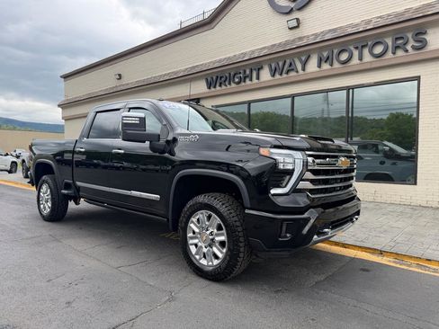 Used 2024 Chevrolet Silverado 2500 High Country w/ High Country Premium Package AWD/4WD image 1