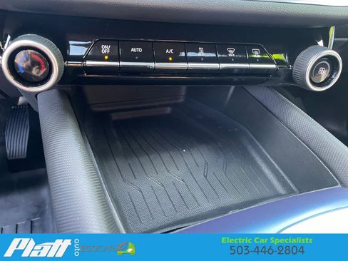 Used 2024 Chevrolet Equinox EV LT w/ LPO, Blackout Package FWD image 29