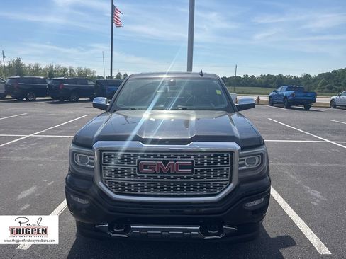 Used 2018 GMC Sierra 1500 Denali w/ Denali Ultimate Package image 3