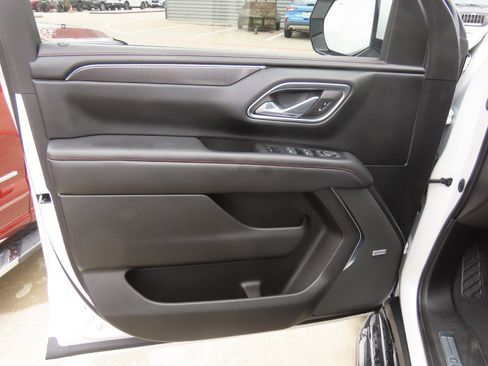 Used 2023 Chevrolet Suburban RST w/ Luxury Package RWD image 19