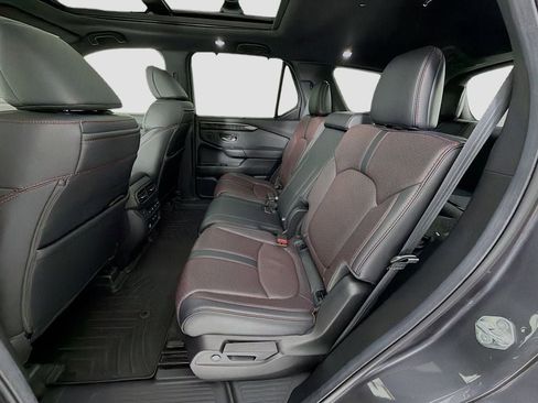 Used 2025 Honda Pilot Black Edition image 27