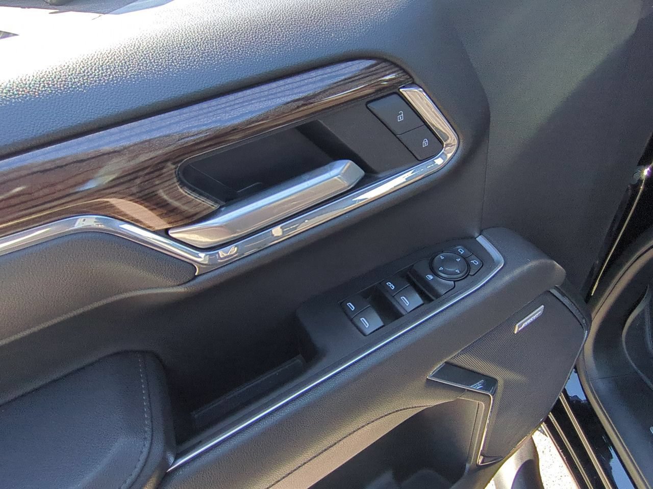 Used 2025 Chevrolet Silverado 1500 LT Trail Boss w/ Convenience Package II AWD/4WD image 23