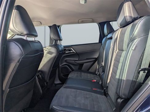 Used 2022 Mitsubishi Outlander SE image 15