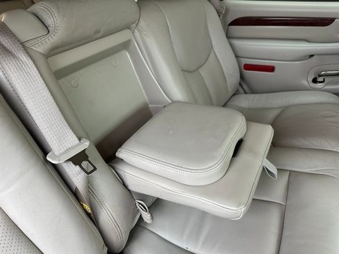 Used 2005 Cadillac Escalade AWD image 53