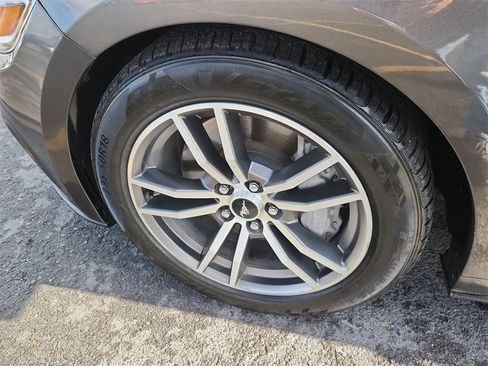 Used 2017 Ford Mustang GT Premium image 18