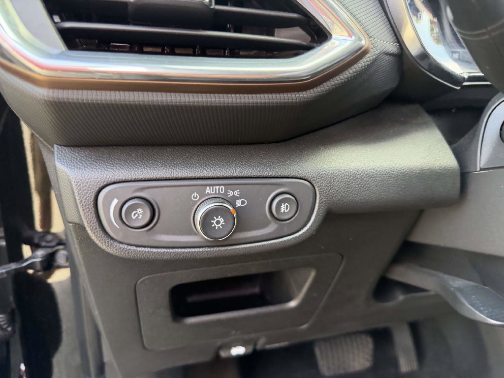 Used 2023 Chevrolet TrailBlazer ACTIV w/ Convenience Package FWD image 21
