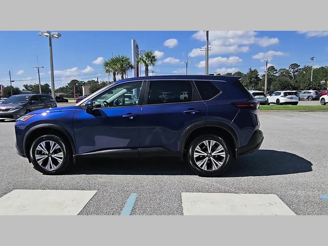 Used 2022 Nissan Rogue SV FWD image 26