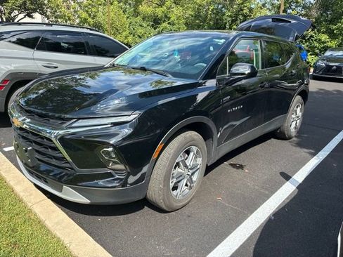 Used 2023 Chevrolet Blazer LT w/ Driver Confidence Package FWD image 3