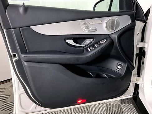 Used 2021 Mercedes-Benz GLC 300 image 20