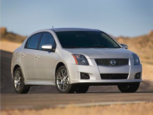 Used 2012 Nissan Sentra SE-R FWD image 1