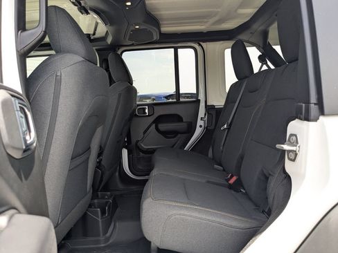 Used 2025 Jeep Wrangler Unlimited Sport AWD/4WD image 15