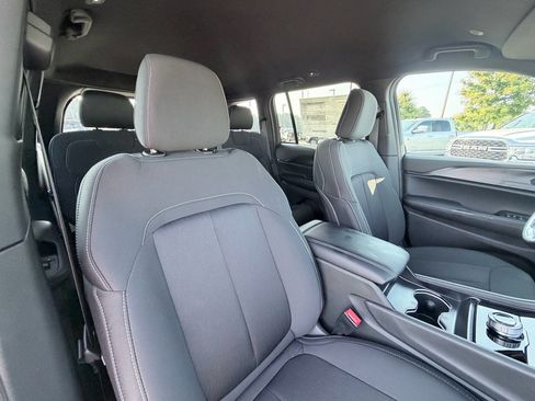 New 2026 Jeep Grand Cherokee Laredo RWD image 24
