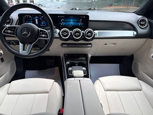 Used 2021 Mercedes-Benz GLB 250 image 17