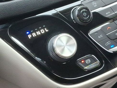 Used 2020 Chrysler Pacifica Touring-L Plus image 14