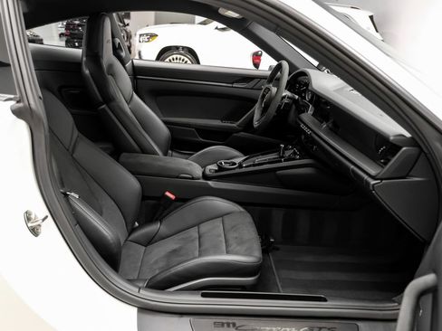 Used 2024 Porsche 911 Carrera GTS RWD image 31