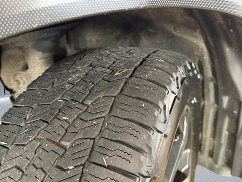 Used 2022 Subaru Forester Touring image 17